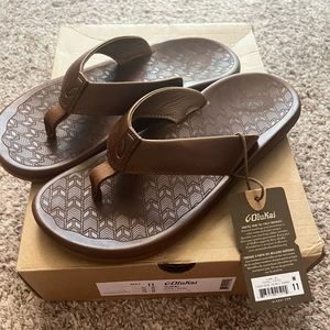 Brand New Men’s Olukai Leather Sandals size 11